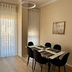 Appartamento New Bazaar Cozy 2 Dajti View Tirana