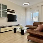 Appartamento New Bazaar Cozy 2 Dajti View Tirana