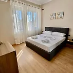 New Bazaar Cozy 2 Dajti View Appartement *