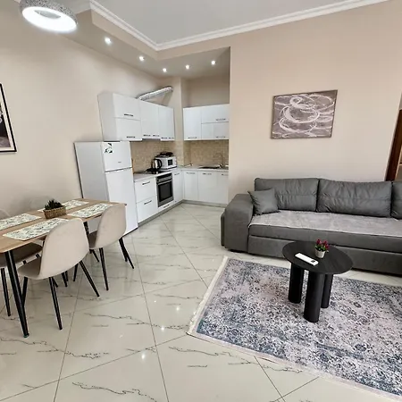 Apartment New Bazaar Cozy 2 Dajti View *