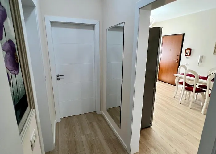 New Bazaar Cozy 2 Dajti View Apartment