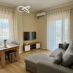 New Bazaar Cozy 2 Dajti View * 地拉那